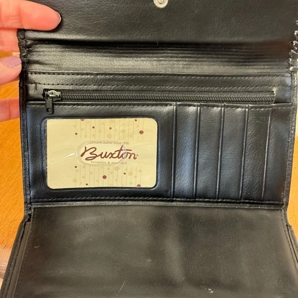 Buxton this black